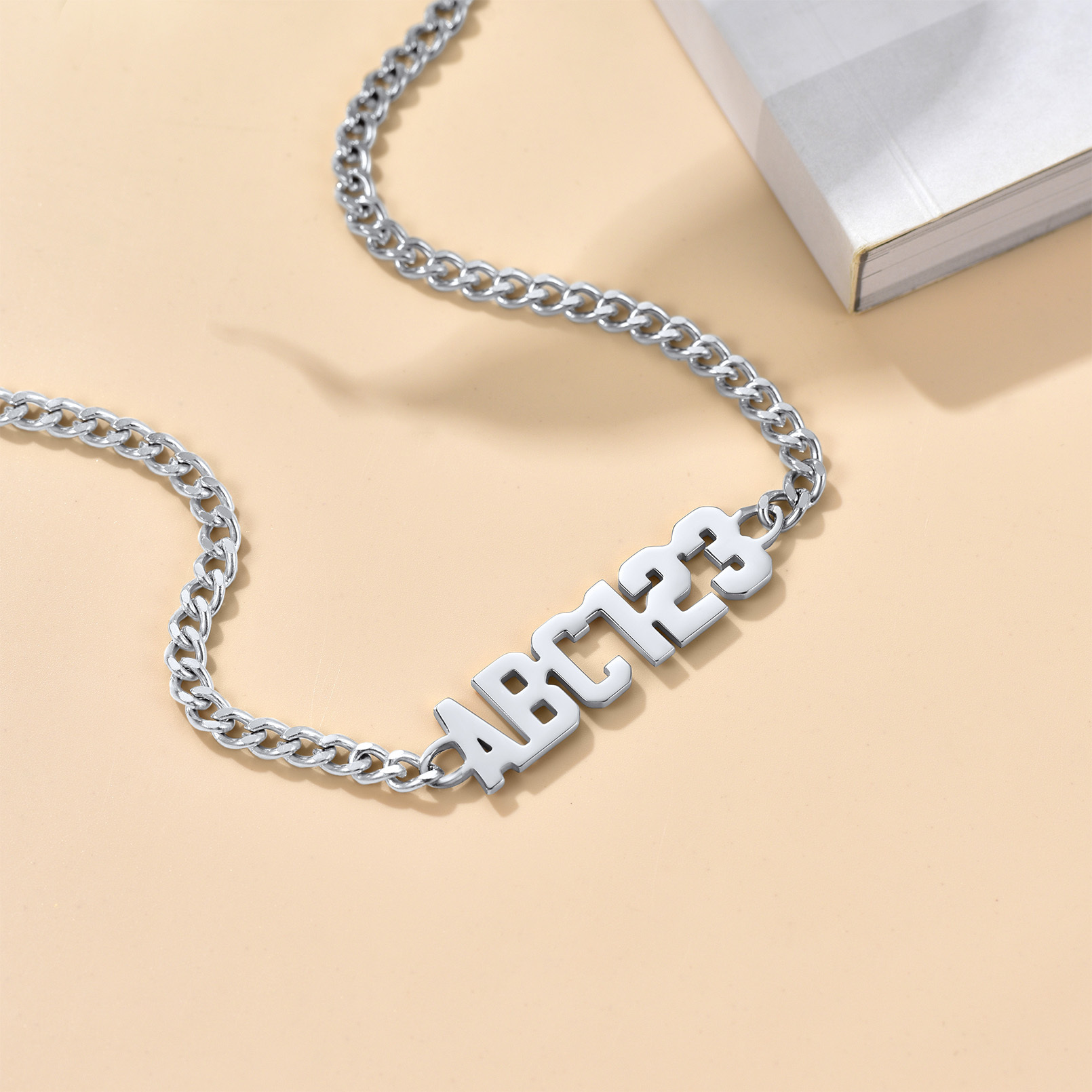 Collier Personnalisé avec Nom et Chaîne Cuban Argenté