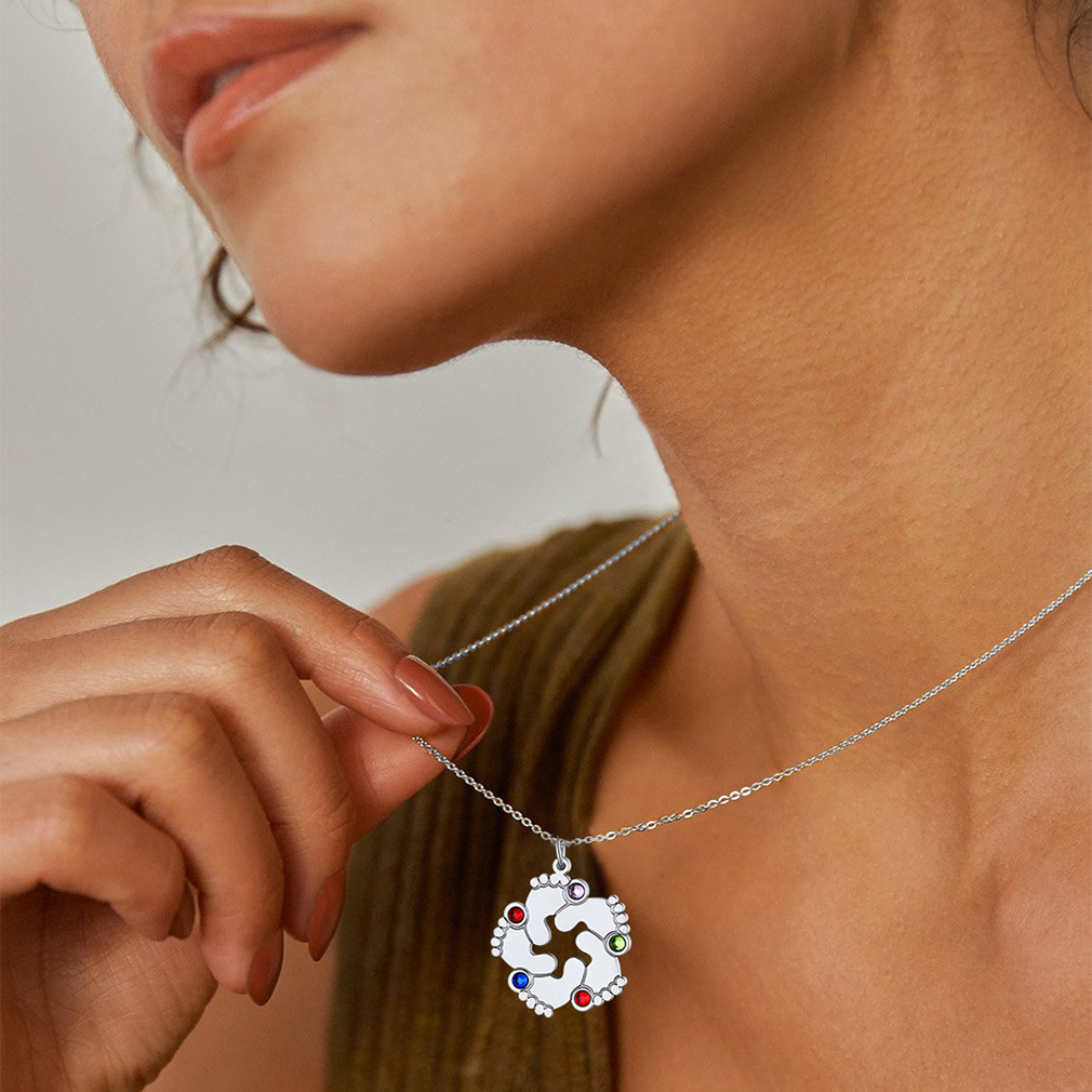Collier Personnalisé Pieds de Bébé avec Pierres de naissance Argenté