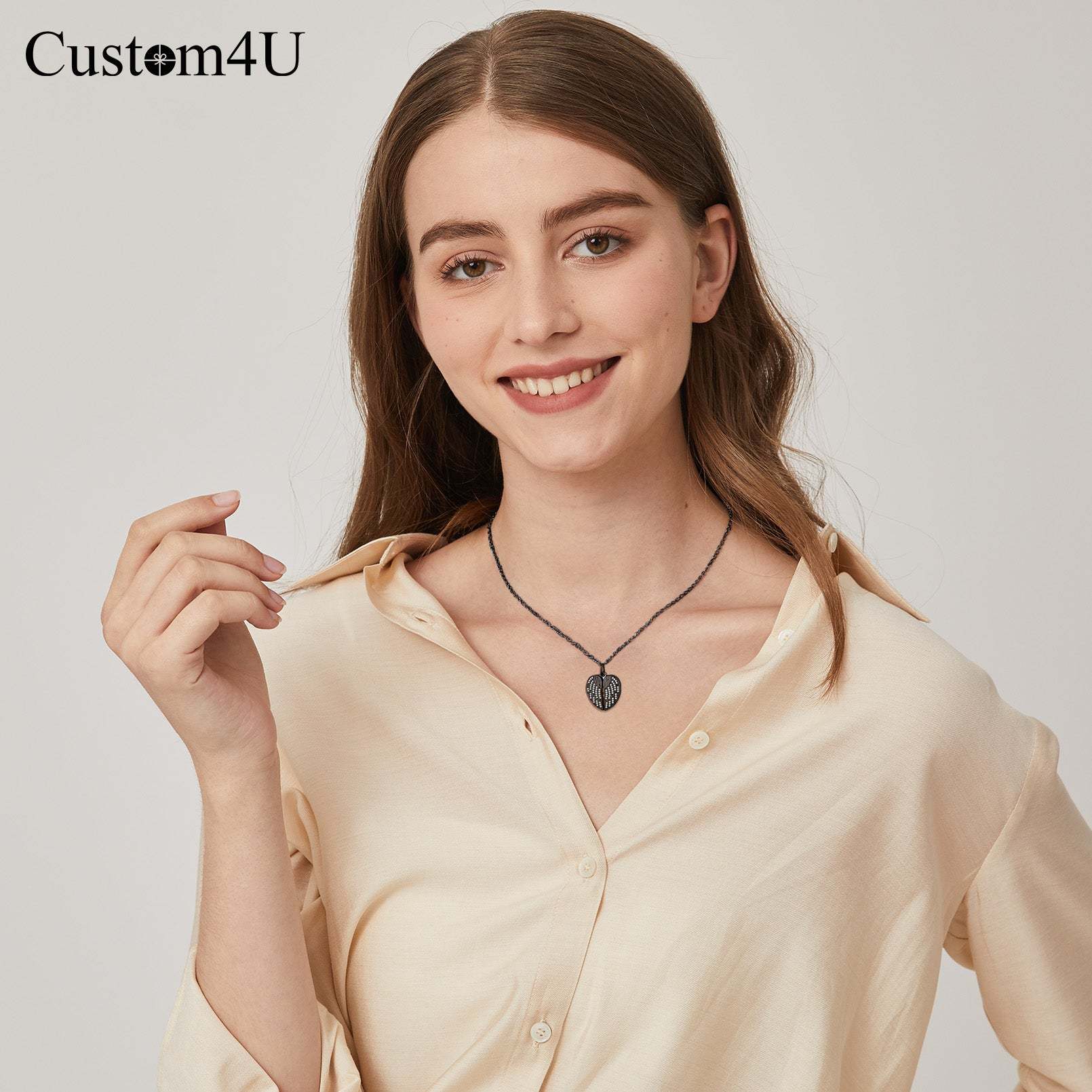 Collier Médaillon Cœur Ailes d'Ange Personnalisé avec Photo Modèle