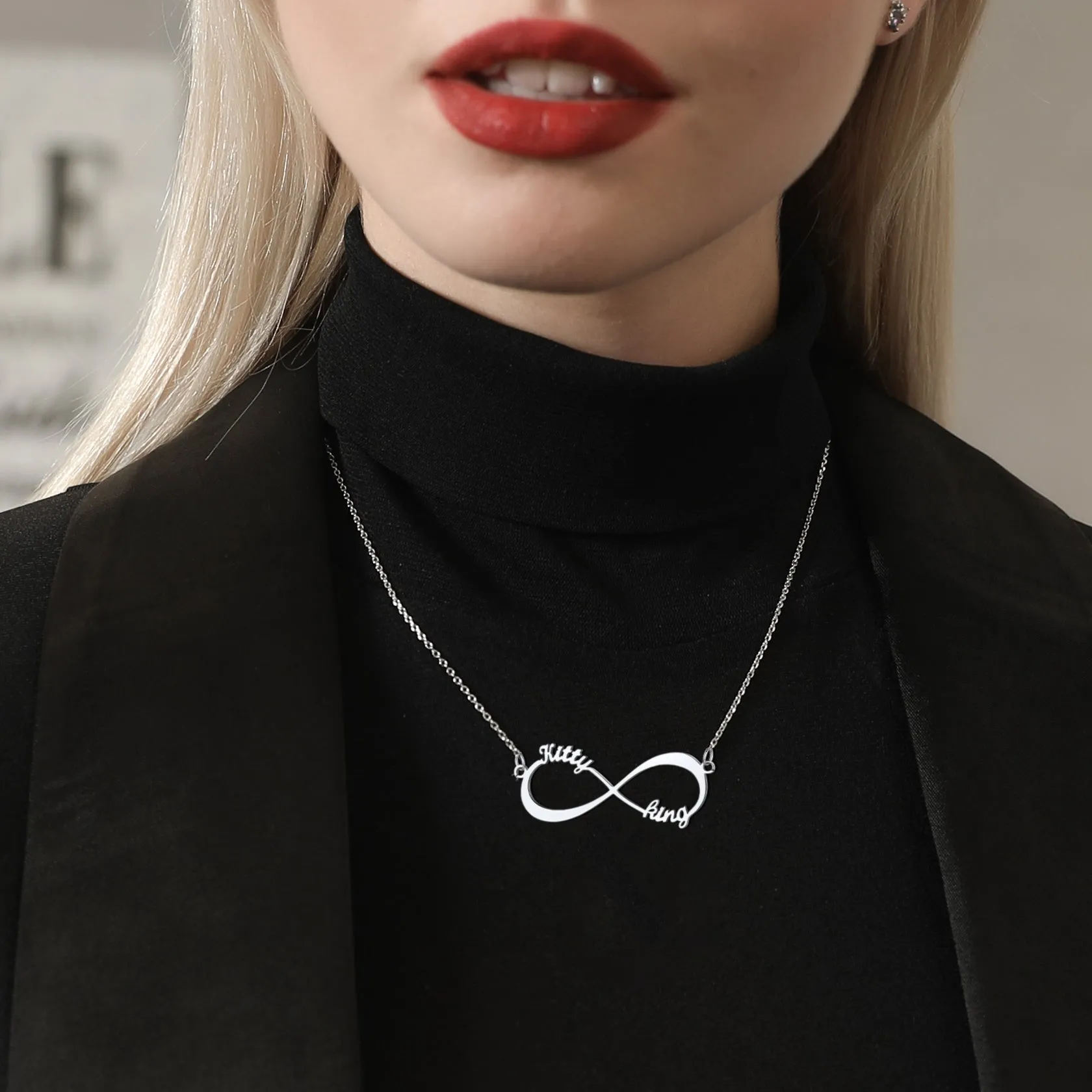 Collier Infini Personnalisé avec Nom 