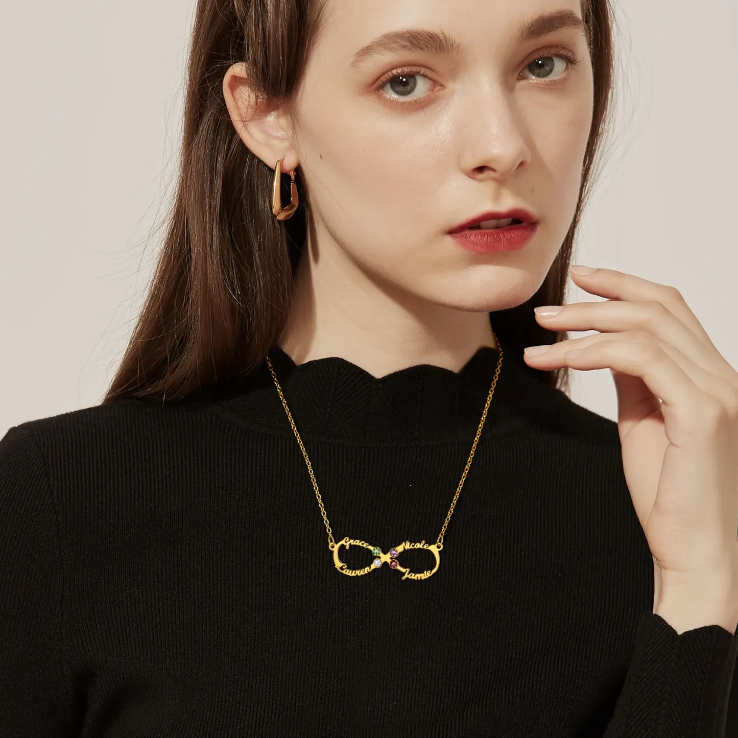 Collier Infini Personnalisé avec 4 Prénoms et Pierres de Naissance 