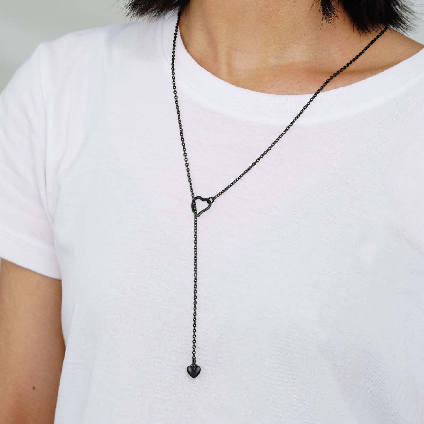 Collier Ras-du-Cou Y avec Cœur Gravable et Nom Modèle Noir