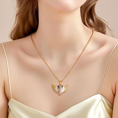 Collier Cœur Ailes d’Ange Personnalisé avec Photo et Gravure pour femme