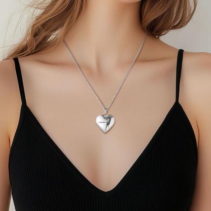 Collier Médaillon Cœur Fleur de Naissance Personnalisé