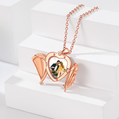 Collier Médaillon Cœur avec Ailes d'Ange Personnalisé avec Photo