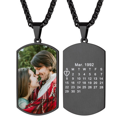 Collier Médaillon Photo Personnalisé avec Calendrier Gravé Noir