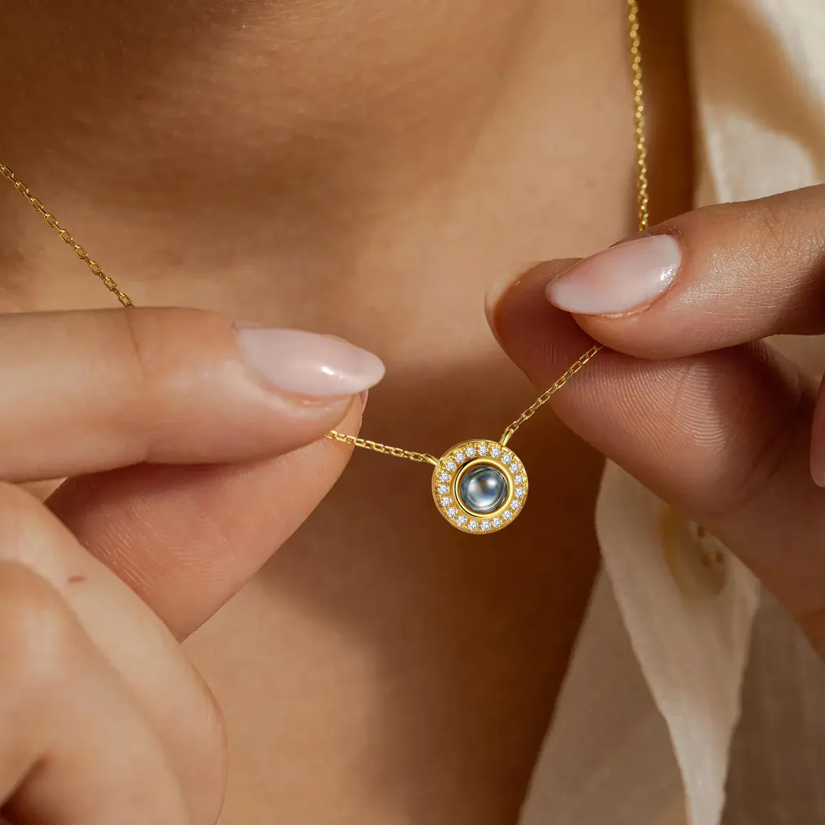 Collier Rond avec Photo Personnalisé à Projection cadeau pour femme