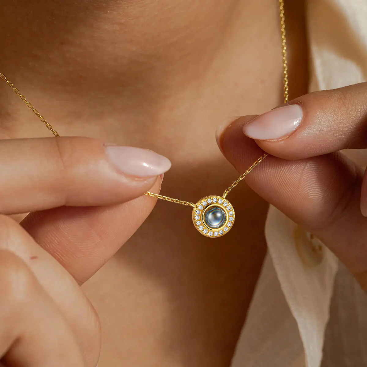 Collier Rond avec Photo Personnalisé à Projection cadeau pour femme