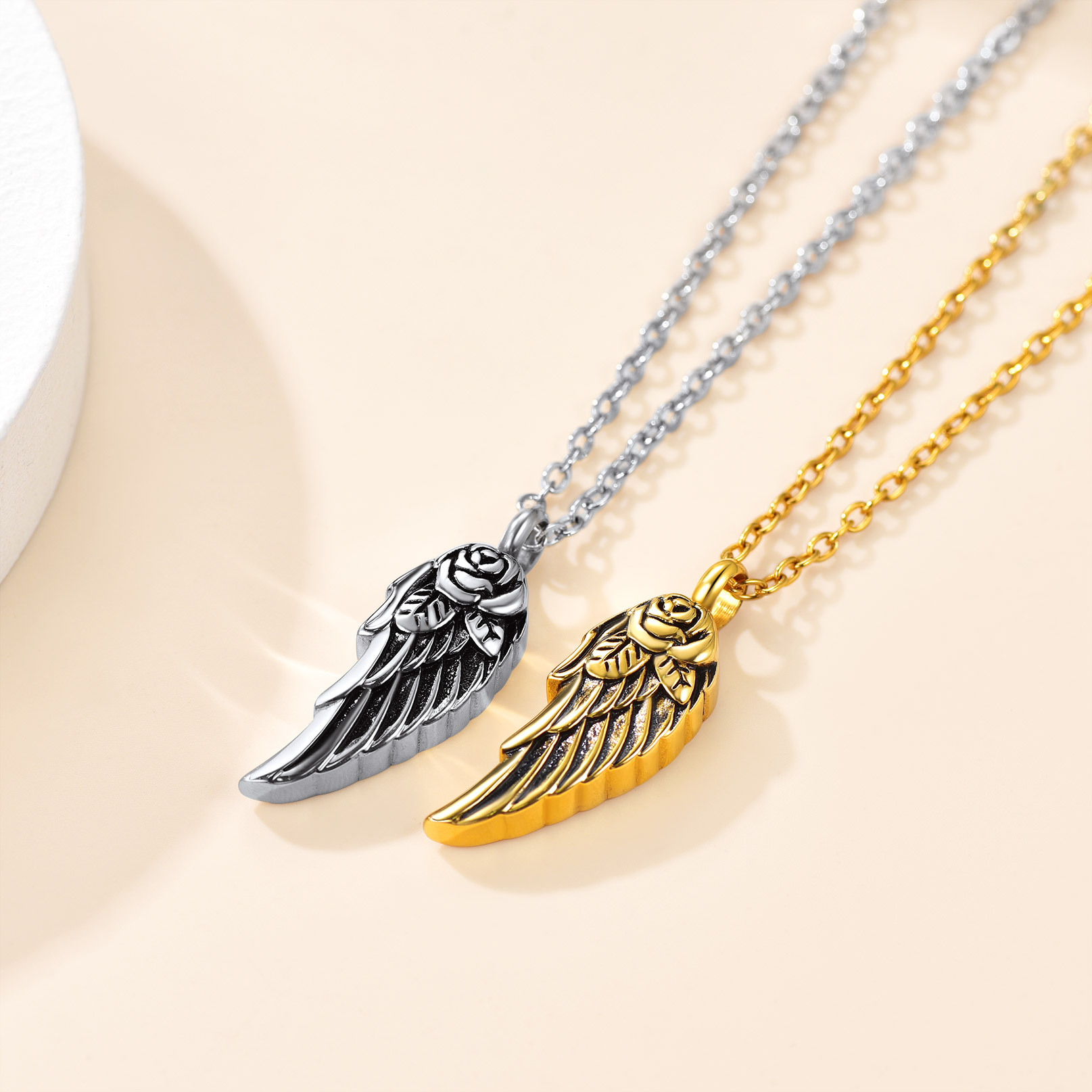 Collier Urne Funéraire Ailes d’Ange Gravé Personnalisé 2 couleurs