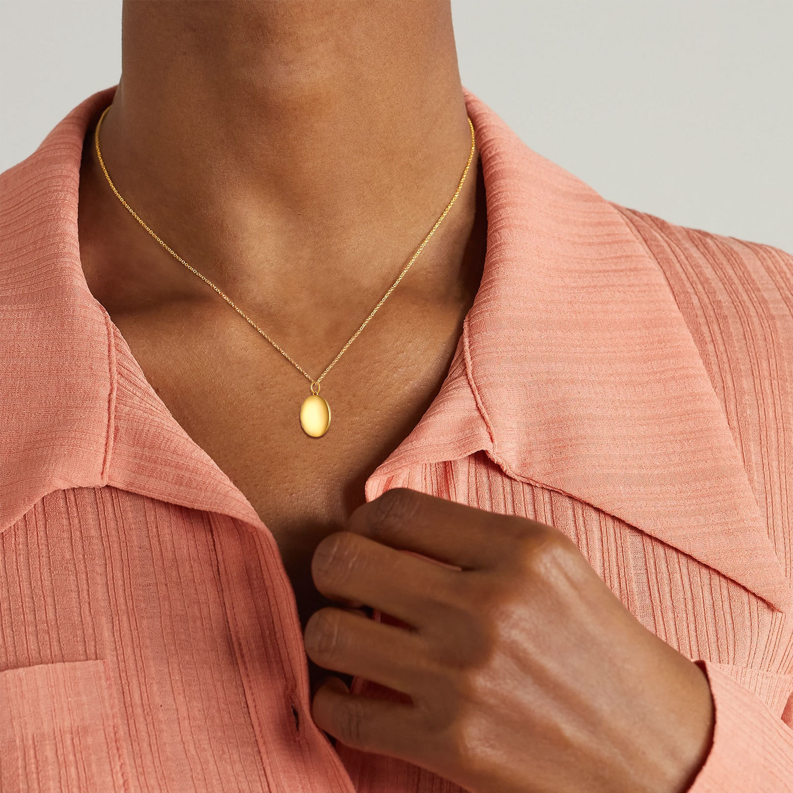 Collier femme avec Médaillon Ovale Personnalisé