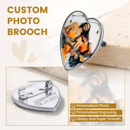 Épingles à Broche Cœur Personnalisées avec Photo pour Bouquet de Mariage Détail
