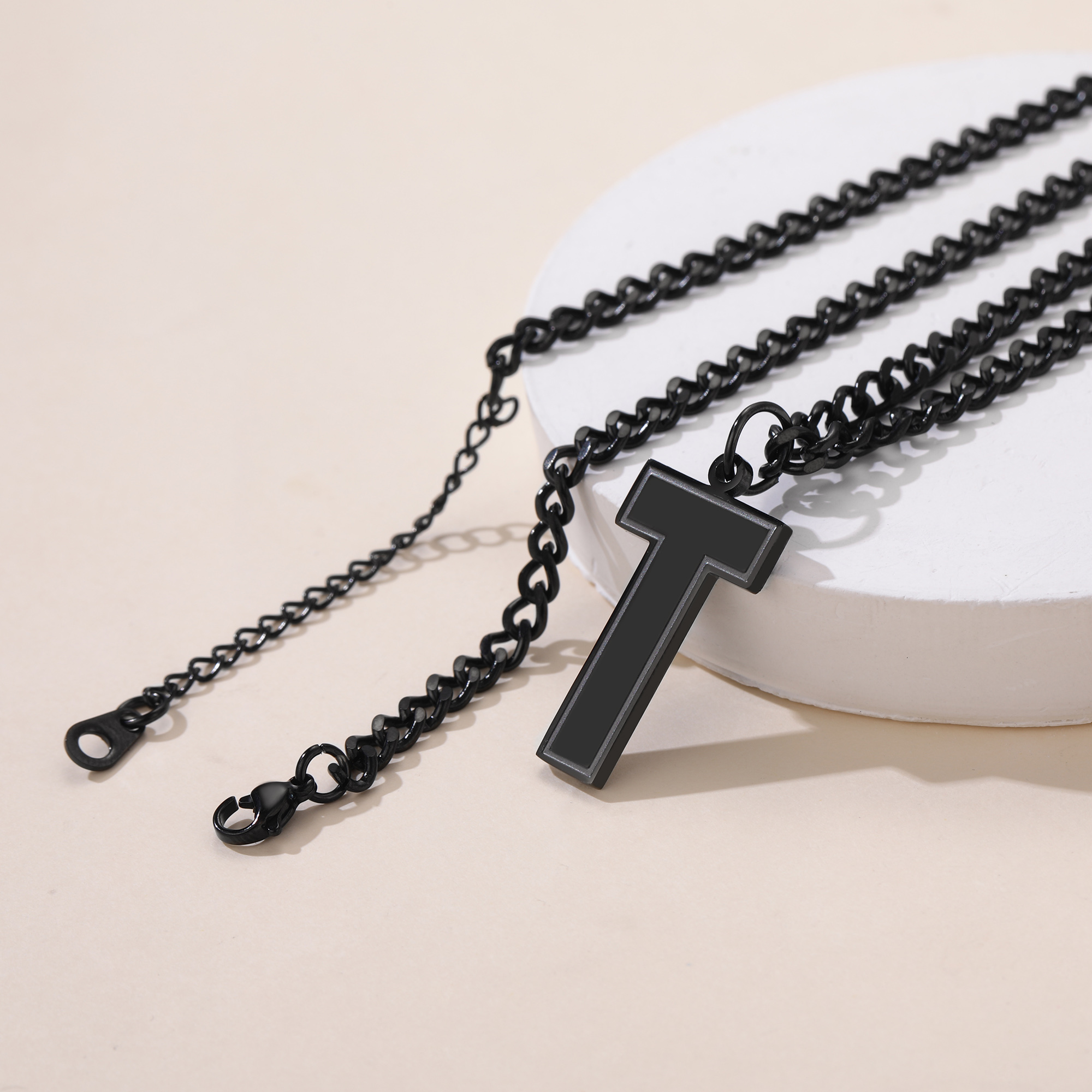 Collier Lettre en Acier Inoxydable avec Chaîne Cuban Link Scène T