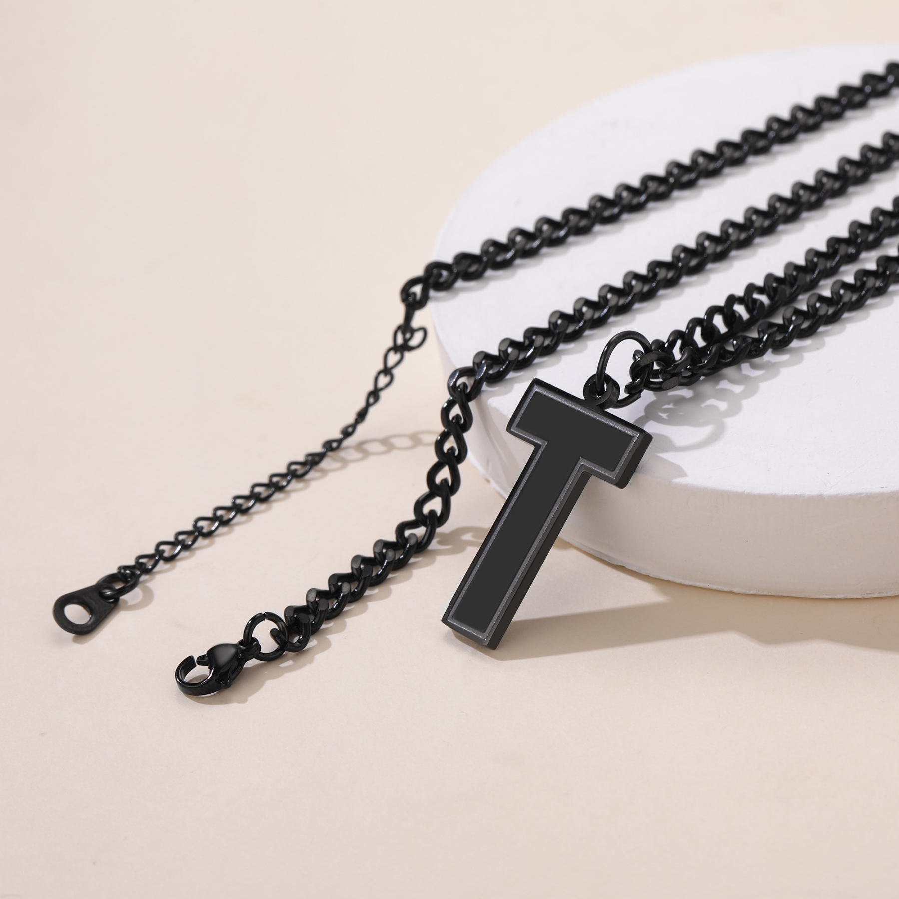 Collier Lettre en Acier Inoxydable avec Chaîne Cuban Link Scène T