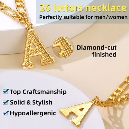 Collier Initiale Plaqué Or 14K avec Chaîne Figaro Détail