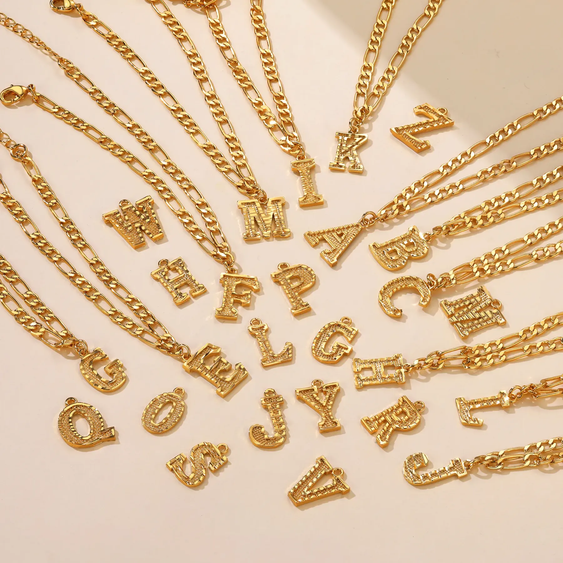 Collier Plaqué Or 14K avec Chaîne Figaro