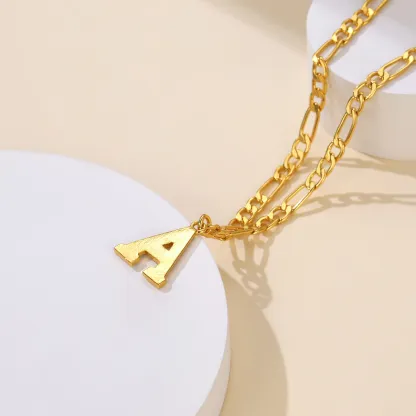 Collier  Pendentif Initiale Plaqué Or 14K avec Chaîne Figaro