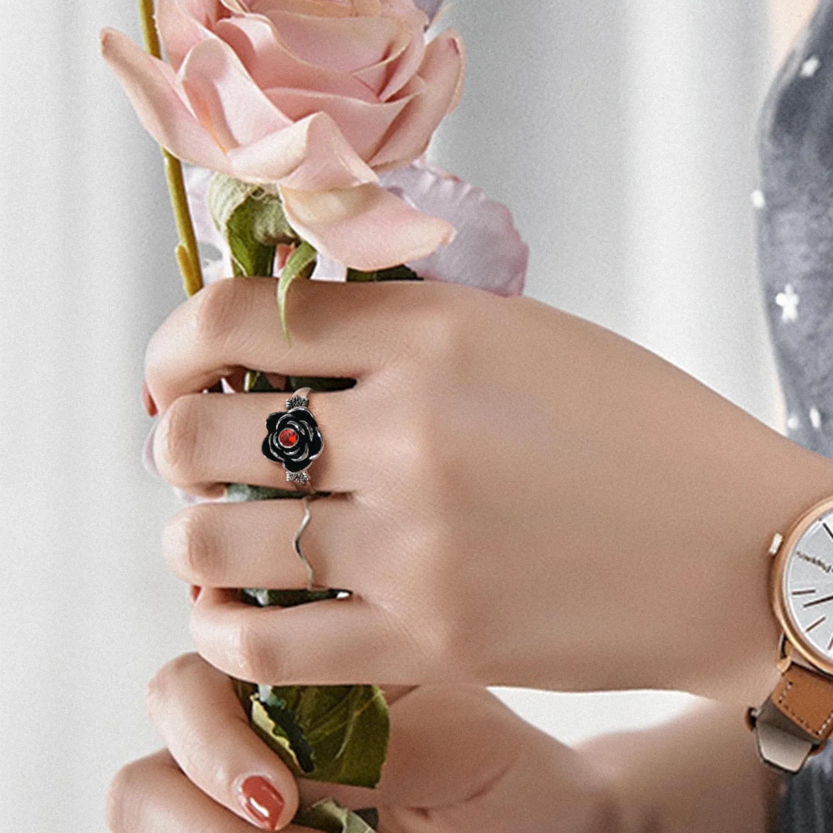 Bague Urne Commémorative Rose avec Pierre de Naissance pour Cendres pour Femme