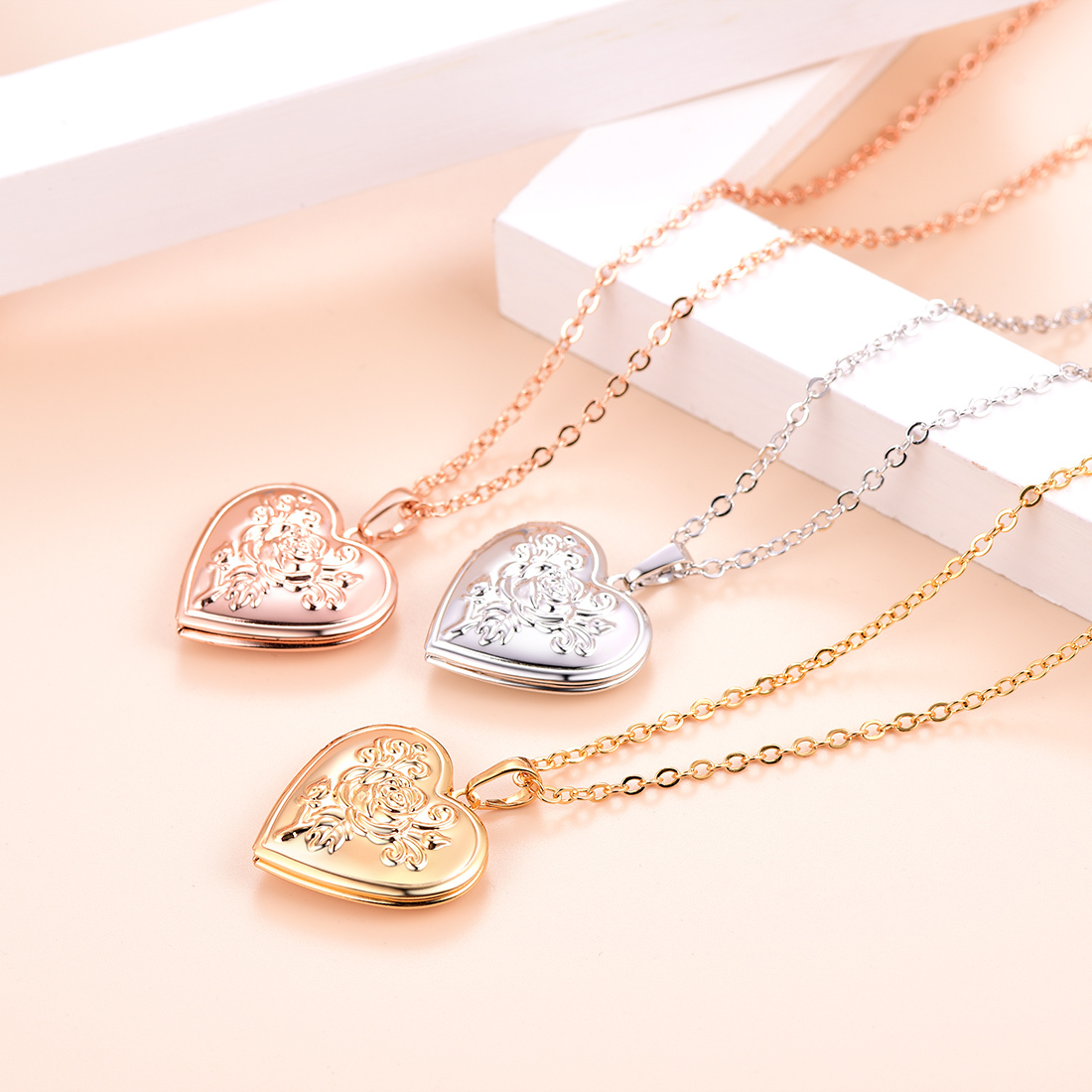 Collier Médaillon Cœur Personnalisé avec Photo 3 Couleurs