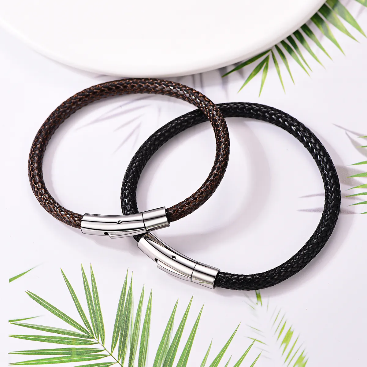 Bracelet en Cuir Tressé Personnalisé avec Fermoir Magnétique Collection