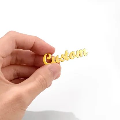 Broche Personnalisée en Acier Inoxydable avec Nom Or