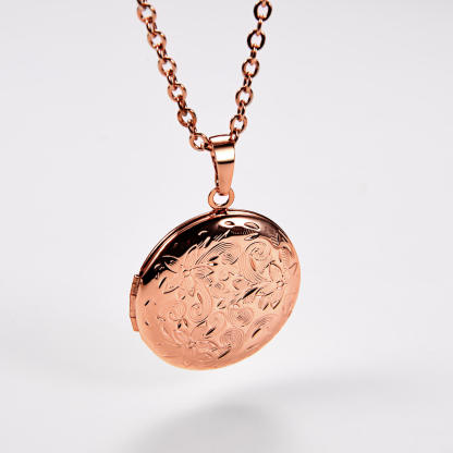 Collier Médaillon Personnalisé Chaîne Réglable Scène