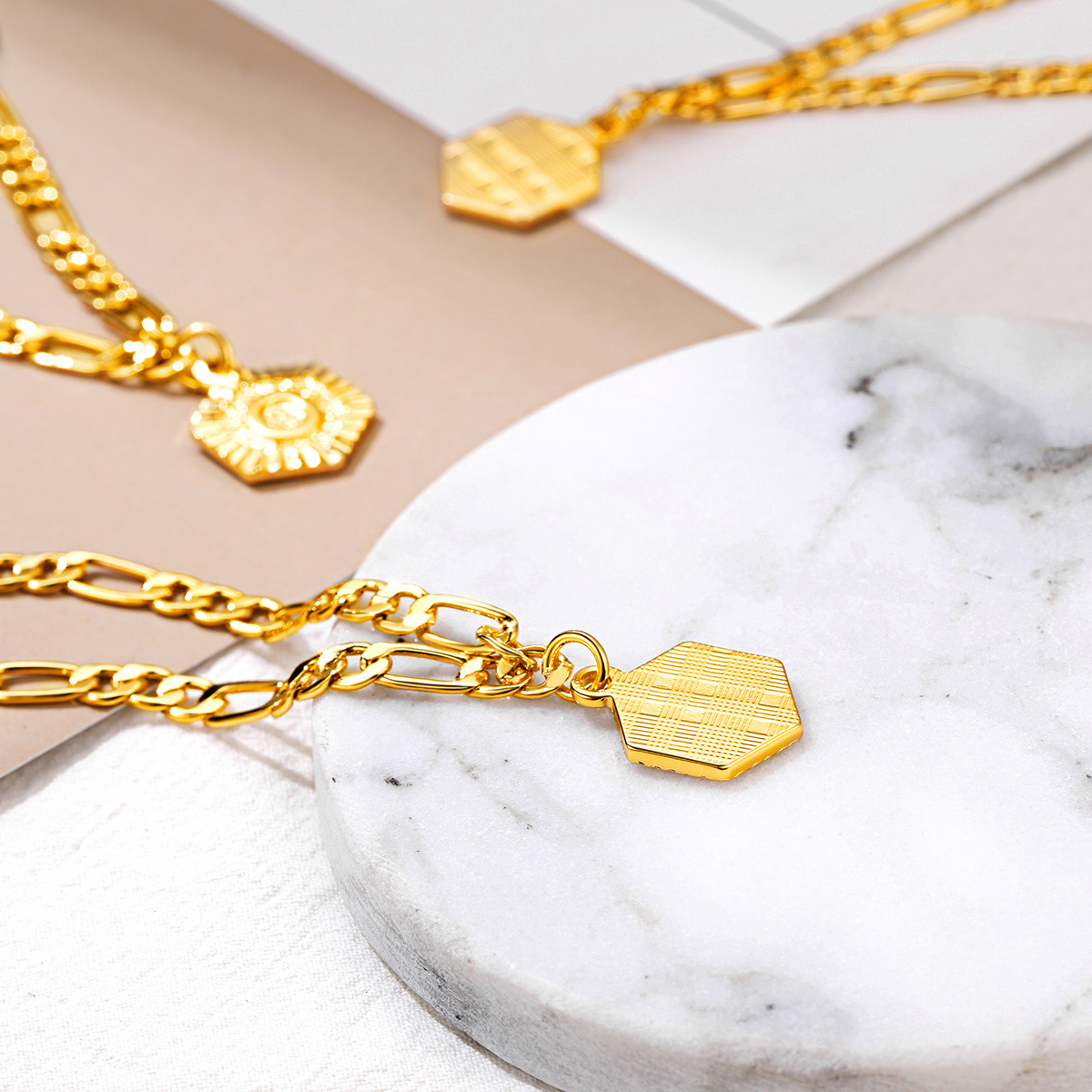 Bracelet de Cheville Personnalisé A-Z avec Chaîne Figaro Or