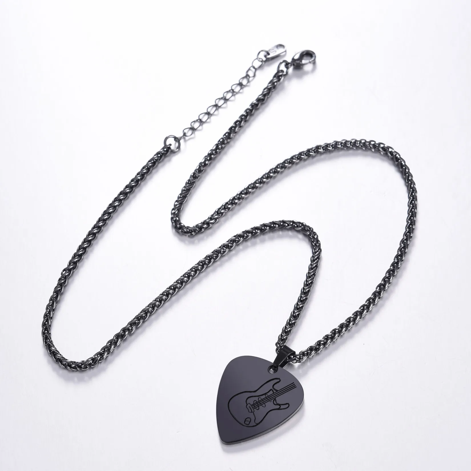Collier Médaillon Pick de Guitare Personnalisé Noir Scène 