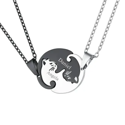Collier assorti personnalisé avec prénoms gravés en forme de chat pour couple Noir