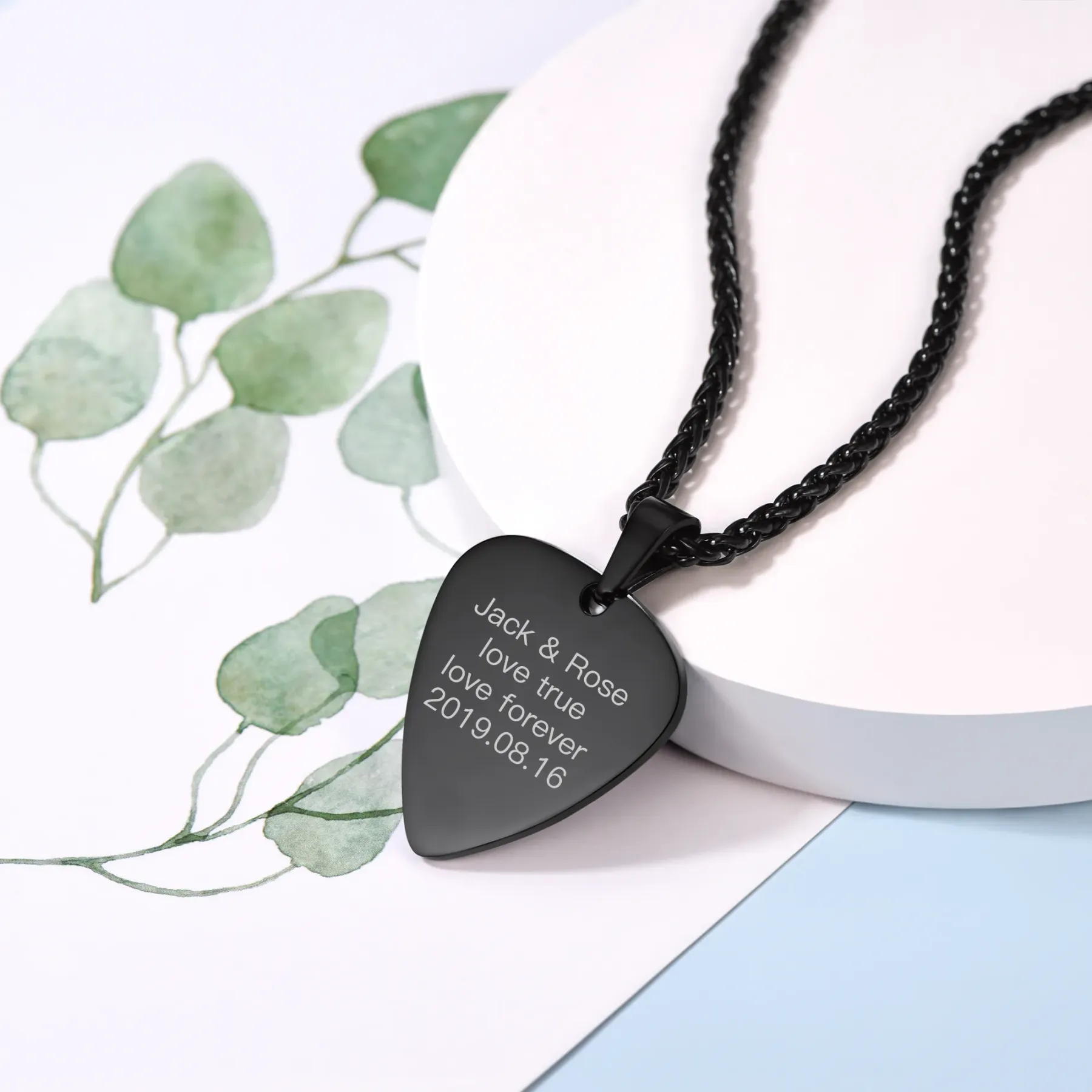 Collier Médaillon Pick de Guitare Personnalisé Scène Noir