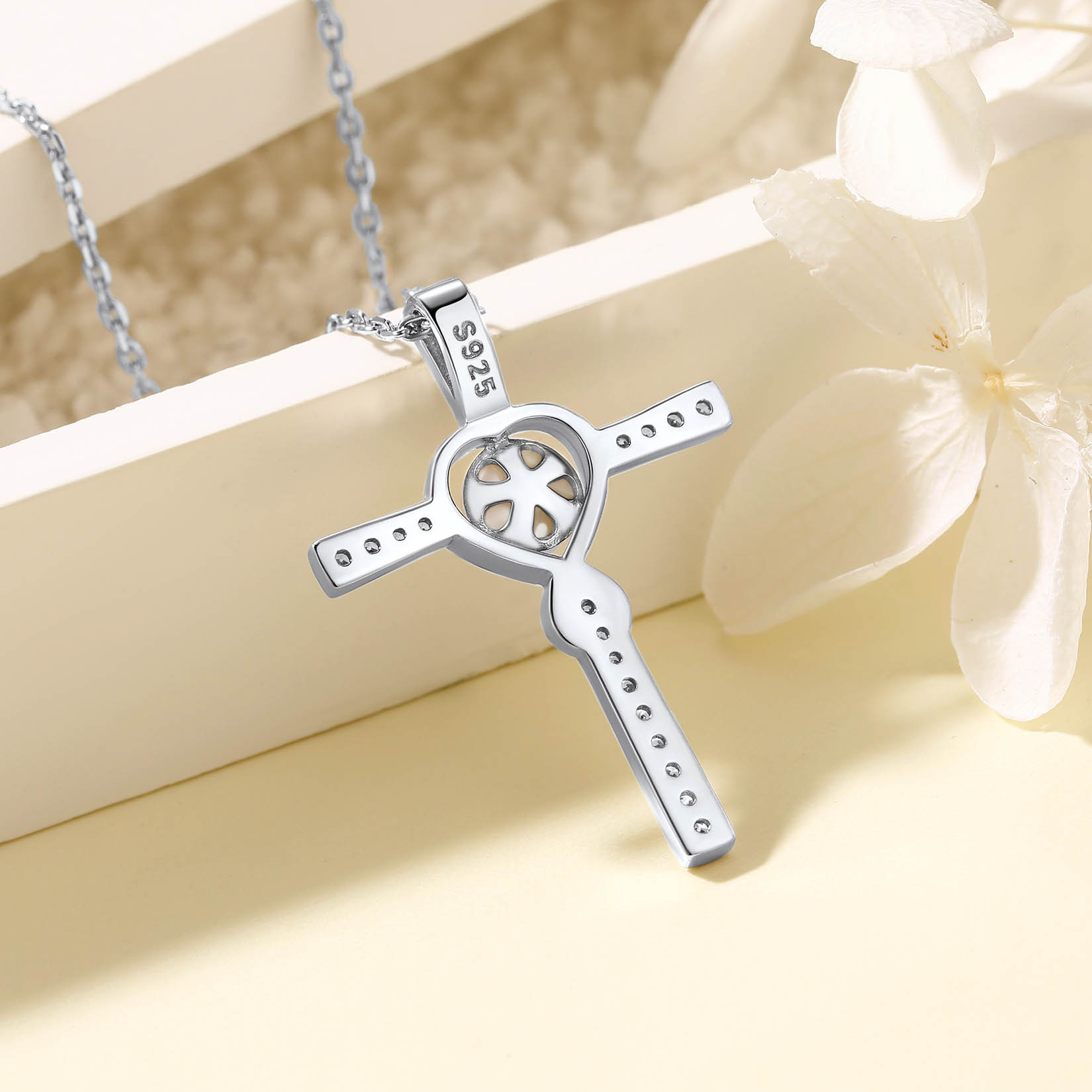 Collier Croix Infini pour Femme