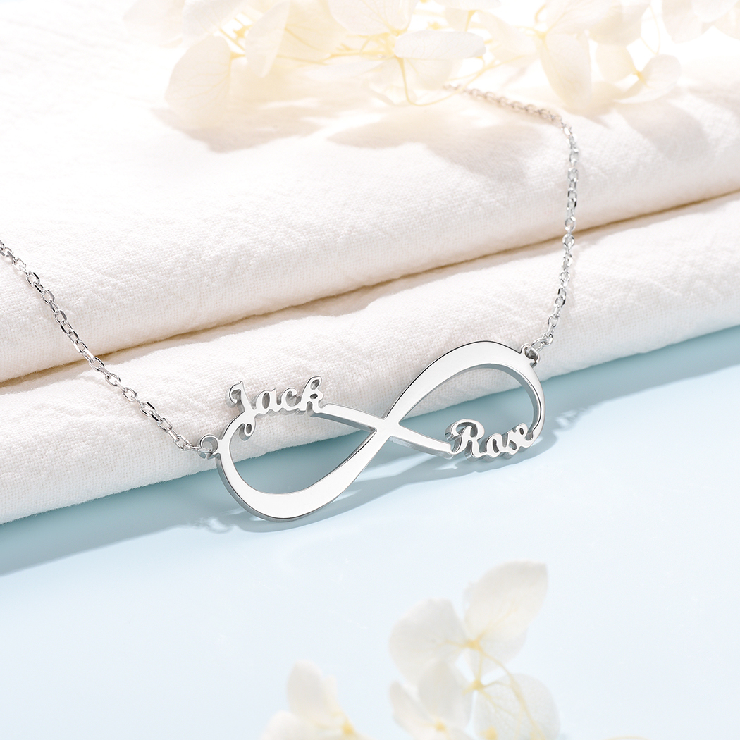 Collier Personnalisé avec Prénom pour Femme 