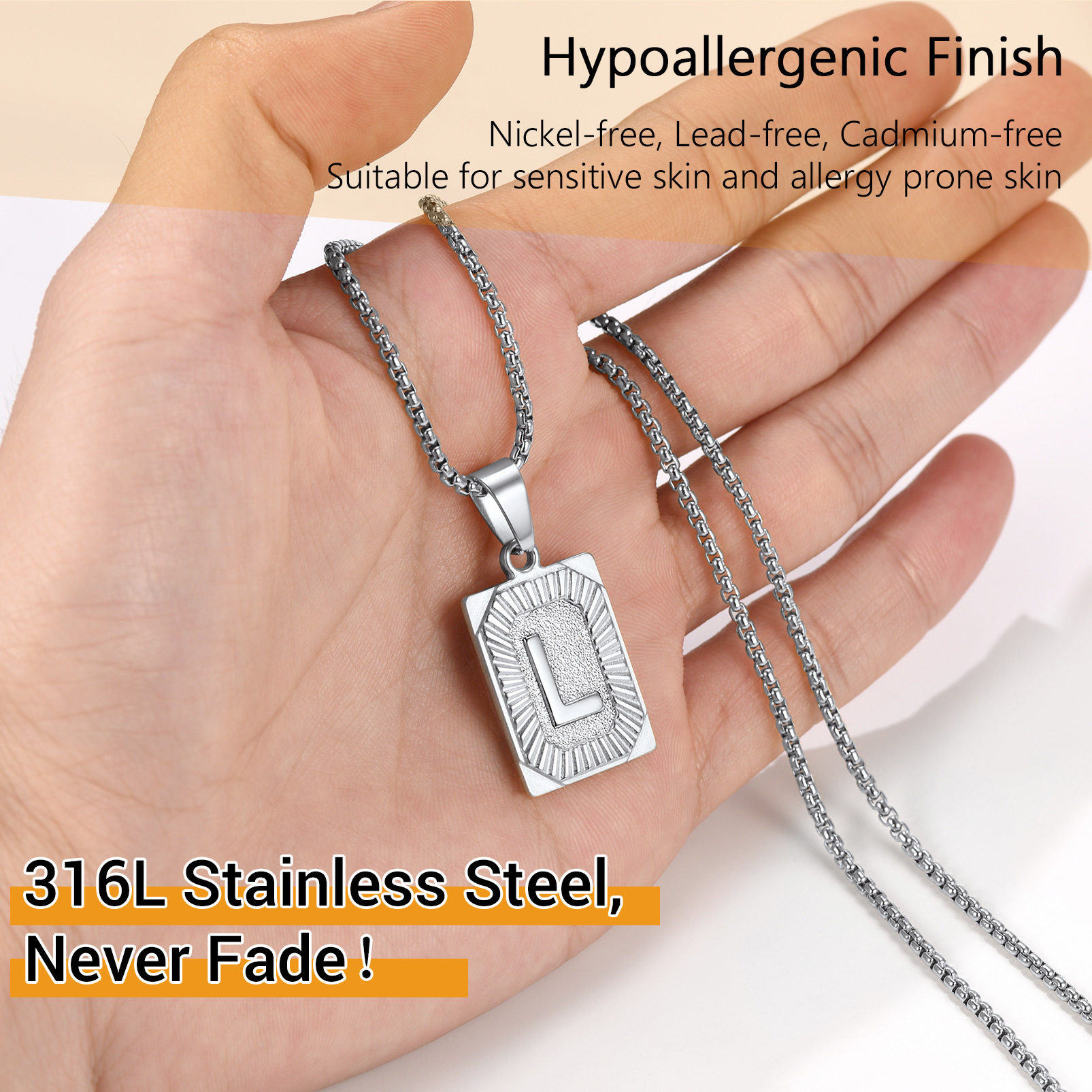 Collier avec Pendentif Médaille Gravée personnalisée pour Homme Détail