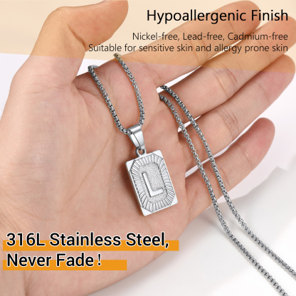 Collier avec Pendentif Médaille Gravée personnalisée pour Homme Détail