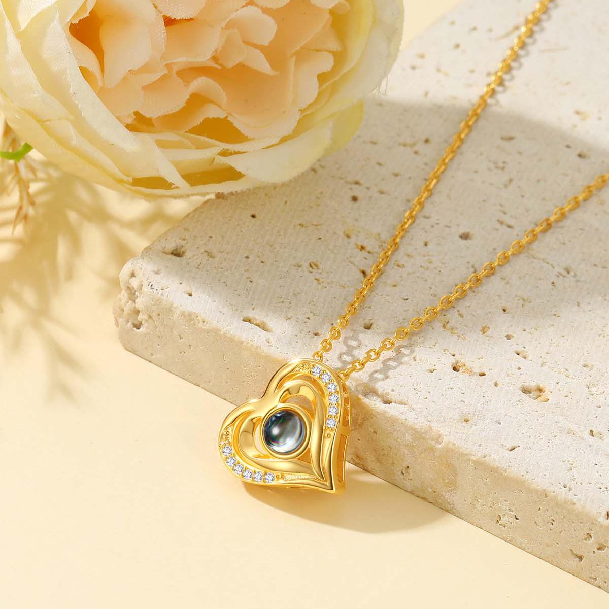 Collier Cœur avec Photo Projetée - Bijou Personnalisé pour Elle Cadeau Saint-Valentin