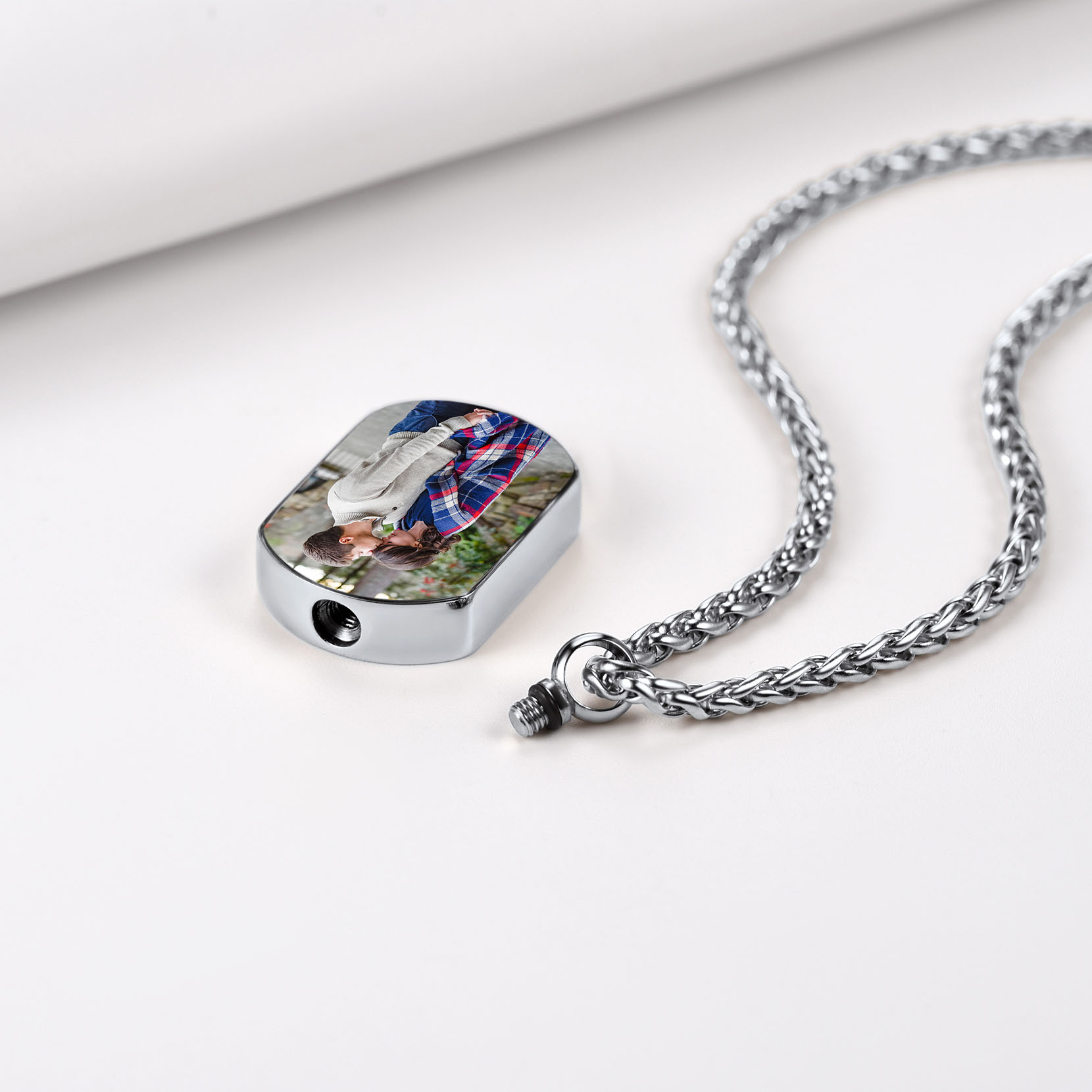 Collier Urne Personnalisé avec Gravure Photo Modèle