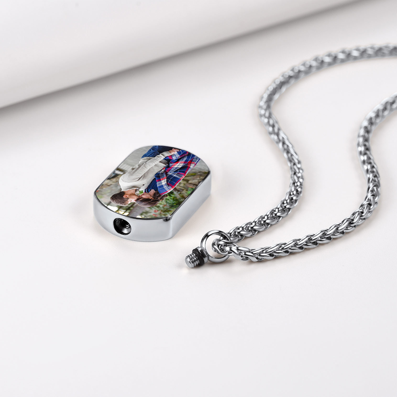 Collier Urne Personnalisé avec Gravure Photo Modèle