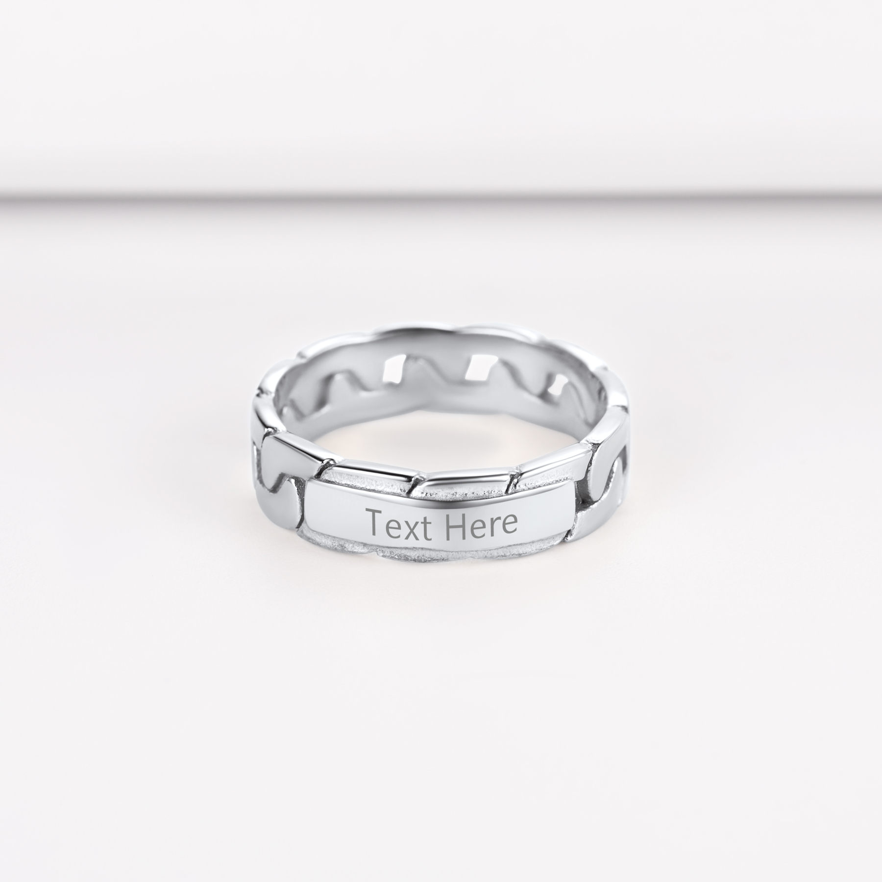 Bague Personnalisée en Chaîne Cubaine pour Couple Scène