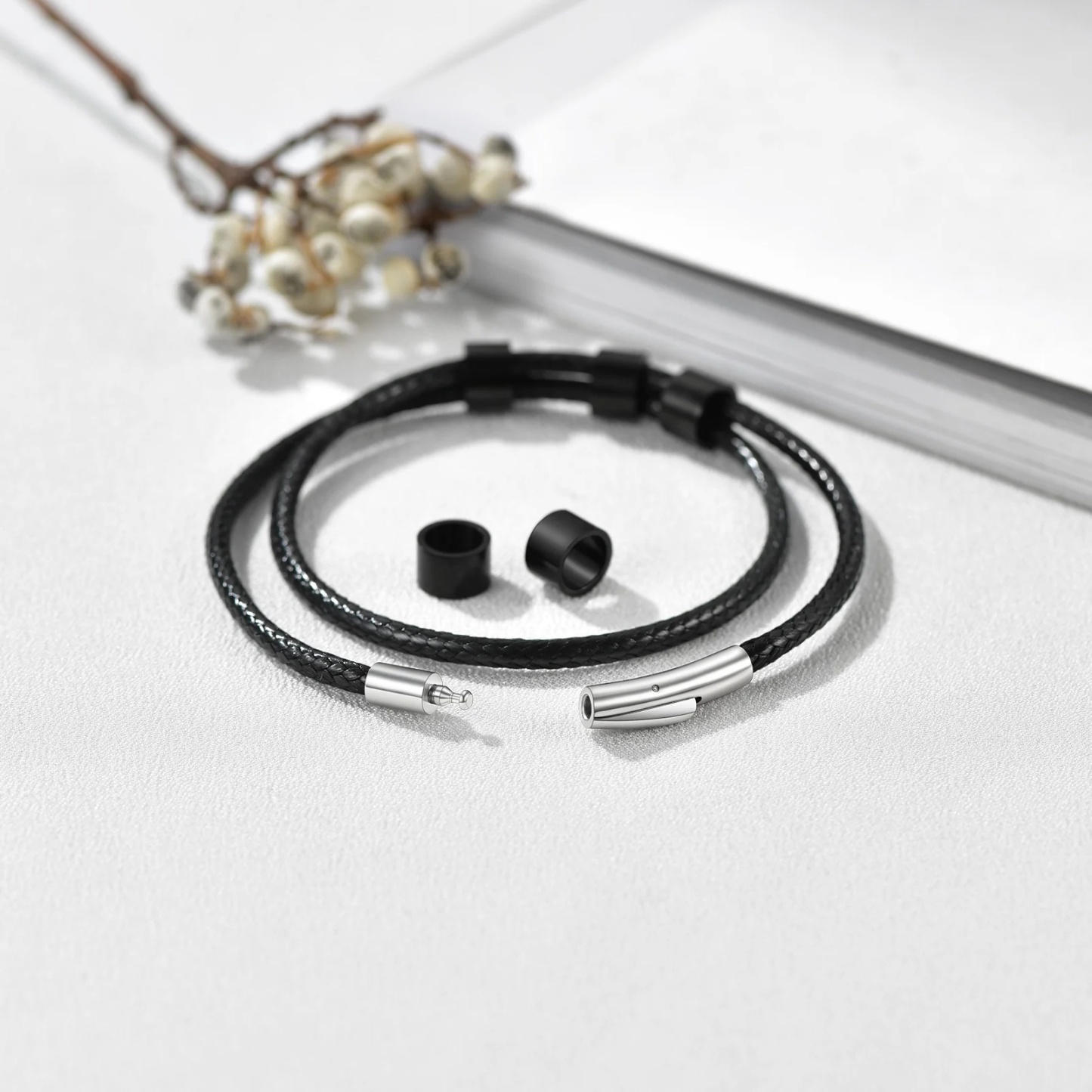 Bracelet en Cuir Personnalisé avec Perles Gravées ouveture du méthode