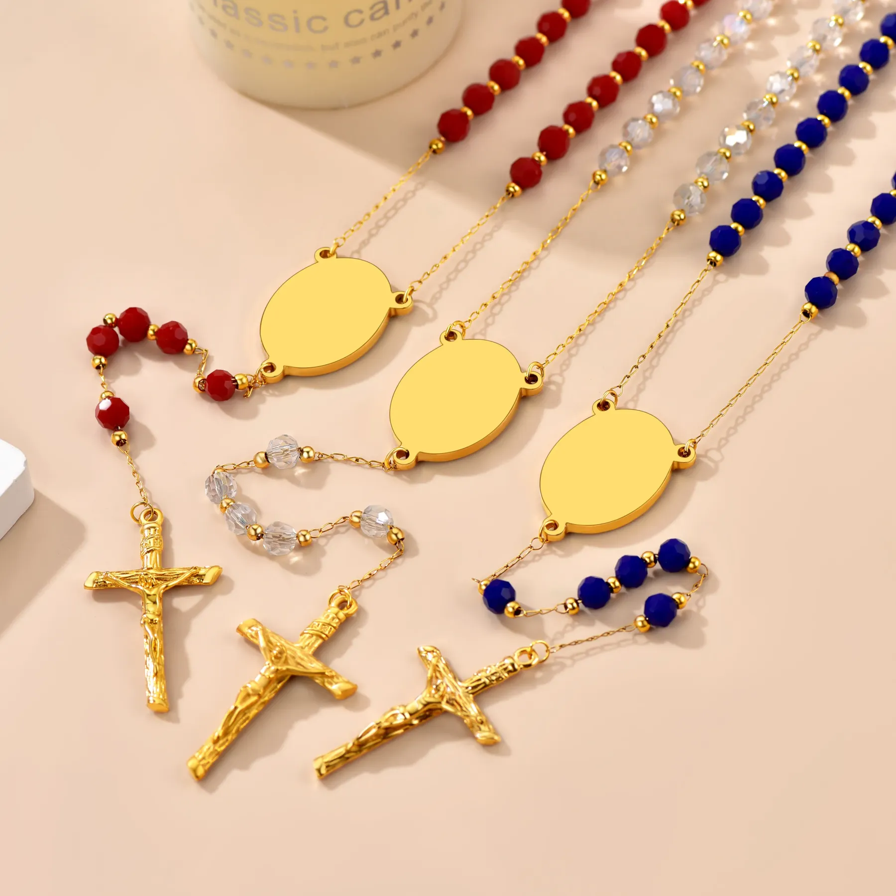 Collier Personnalisé avec  Crucifix Catholique en forme de Y