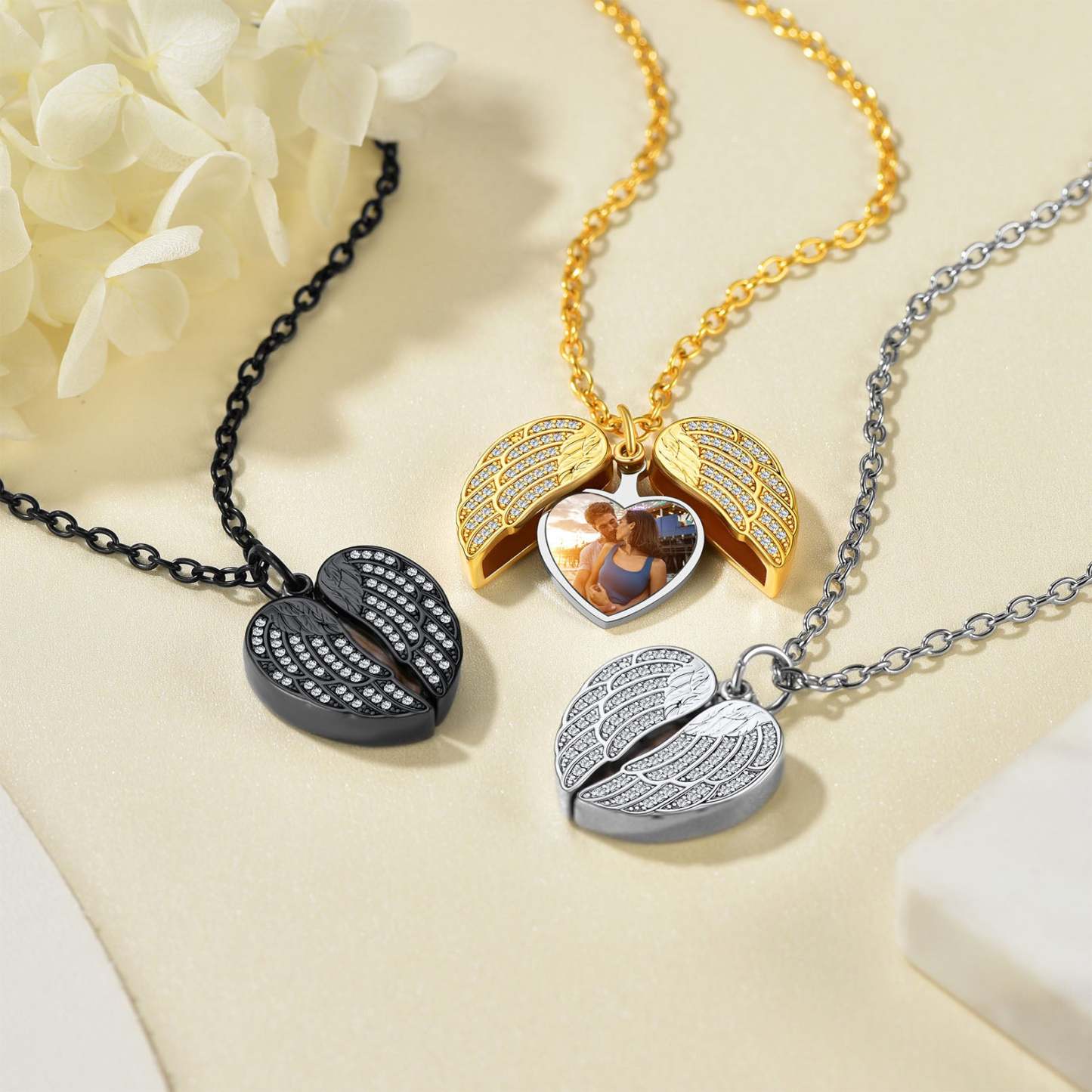 Collier Médaillon Cœur Ailes d'Ange Personnalisé avec Photo pour Femme Collection