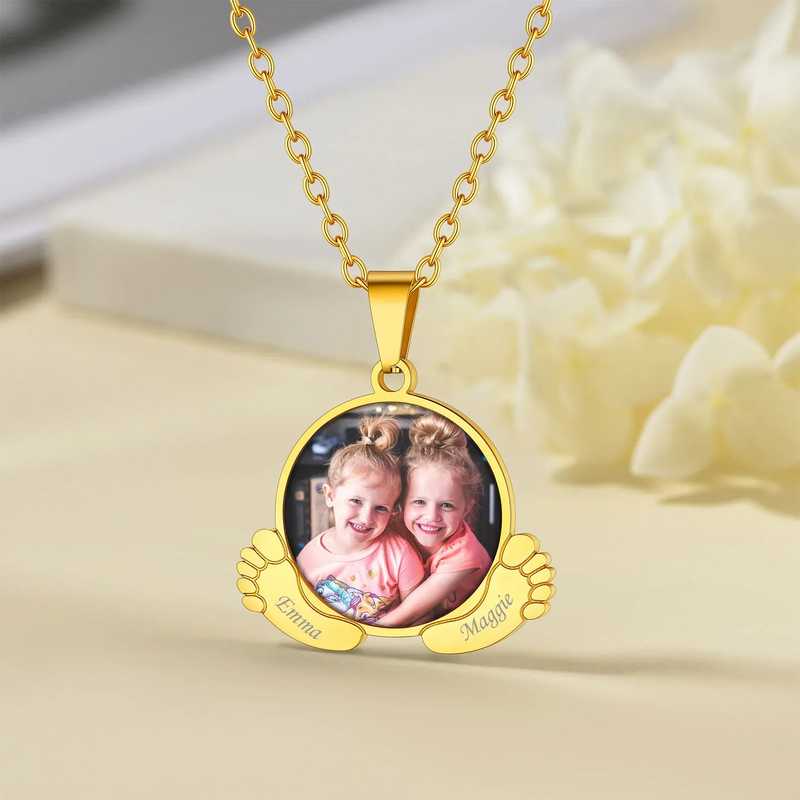 Collier Personnalisé Petits Pieds de Bébé avec Photos pour Maman or