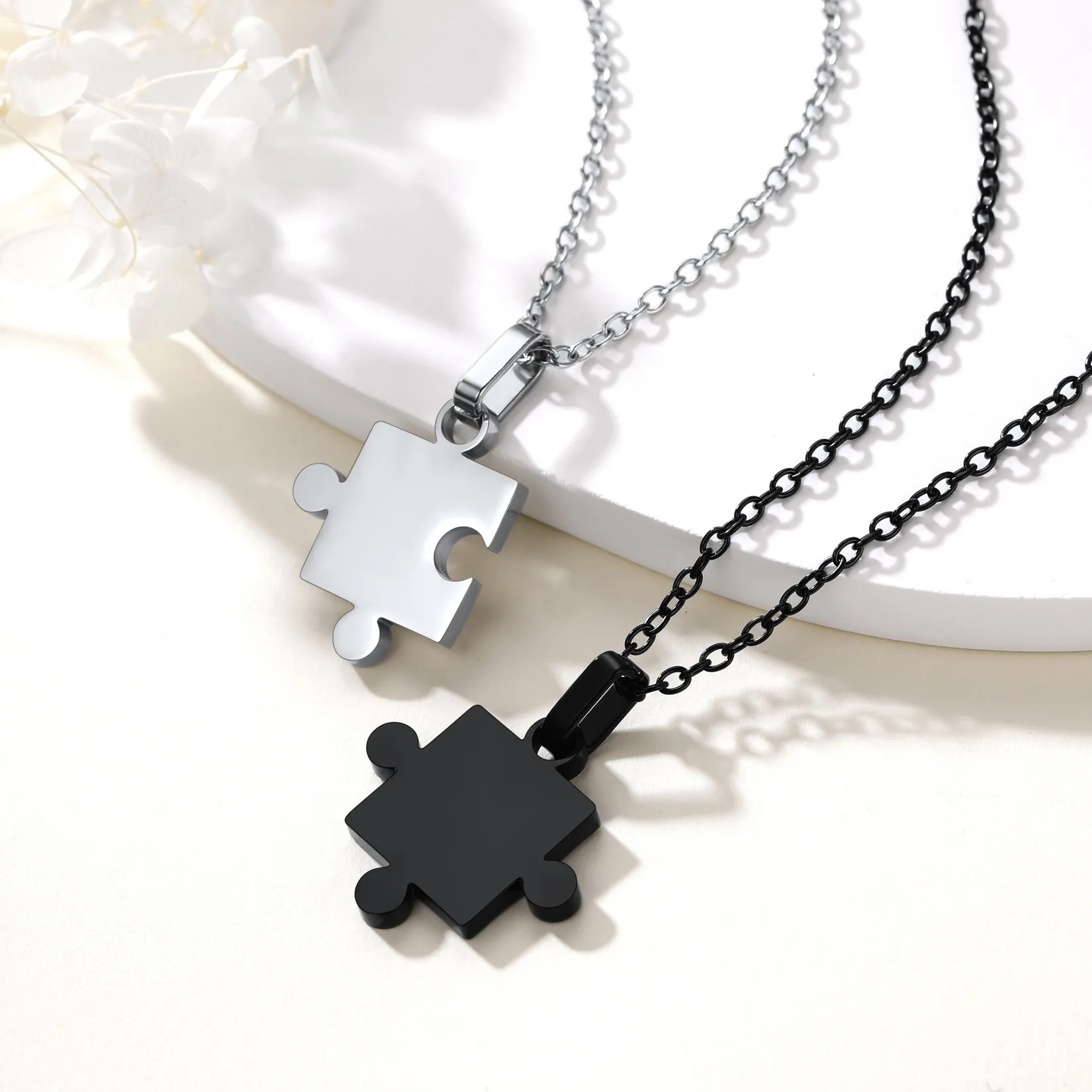 Collier Pendentif Gravé en Acier Inoxydable