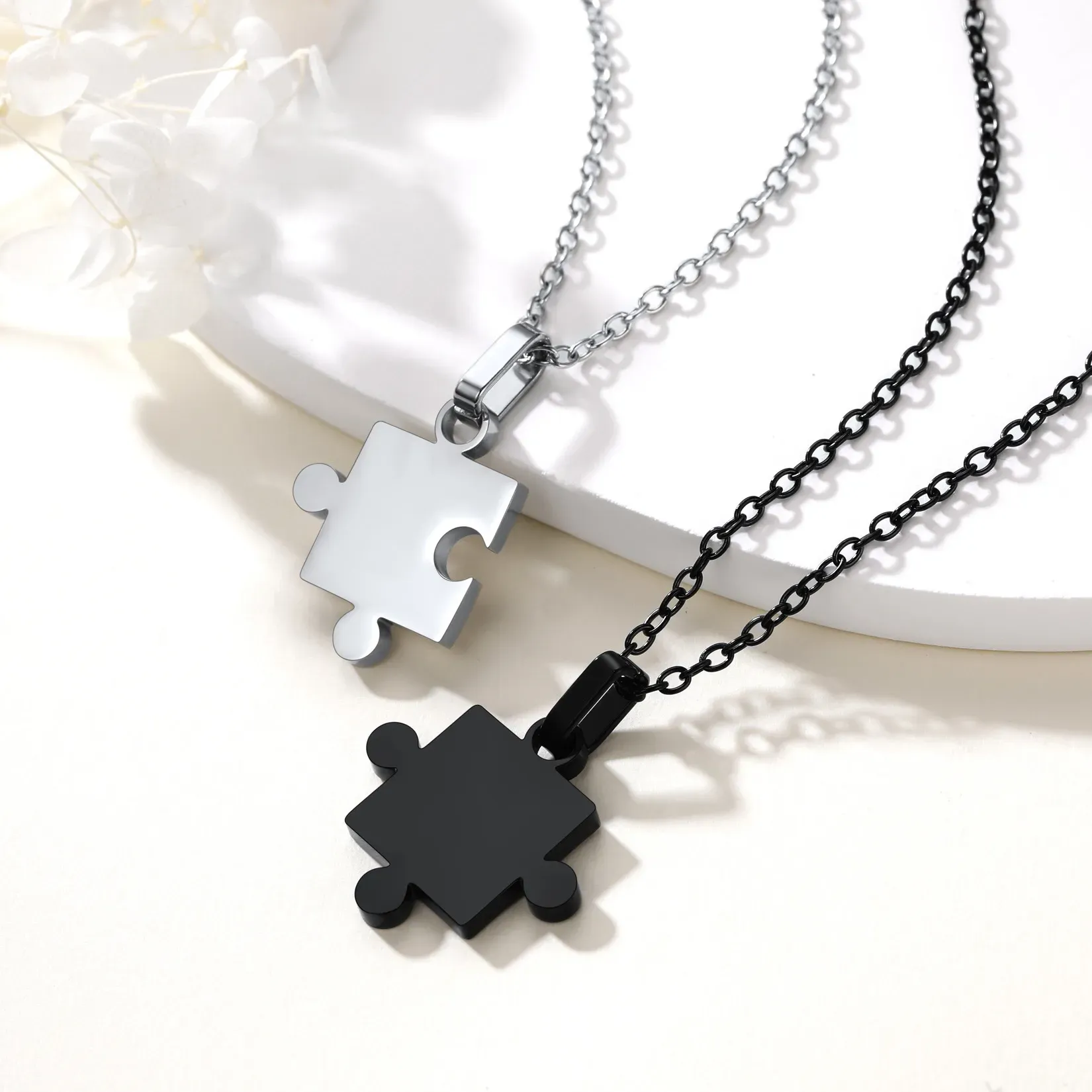 Collier Pendentif Gravé en Acier Inoxydable