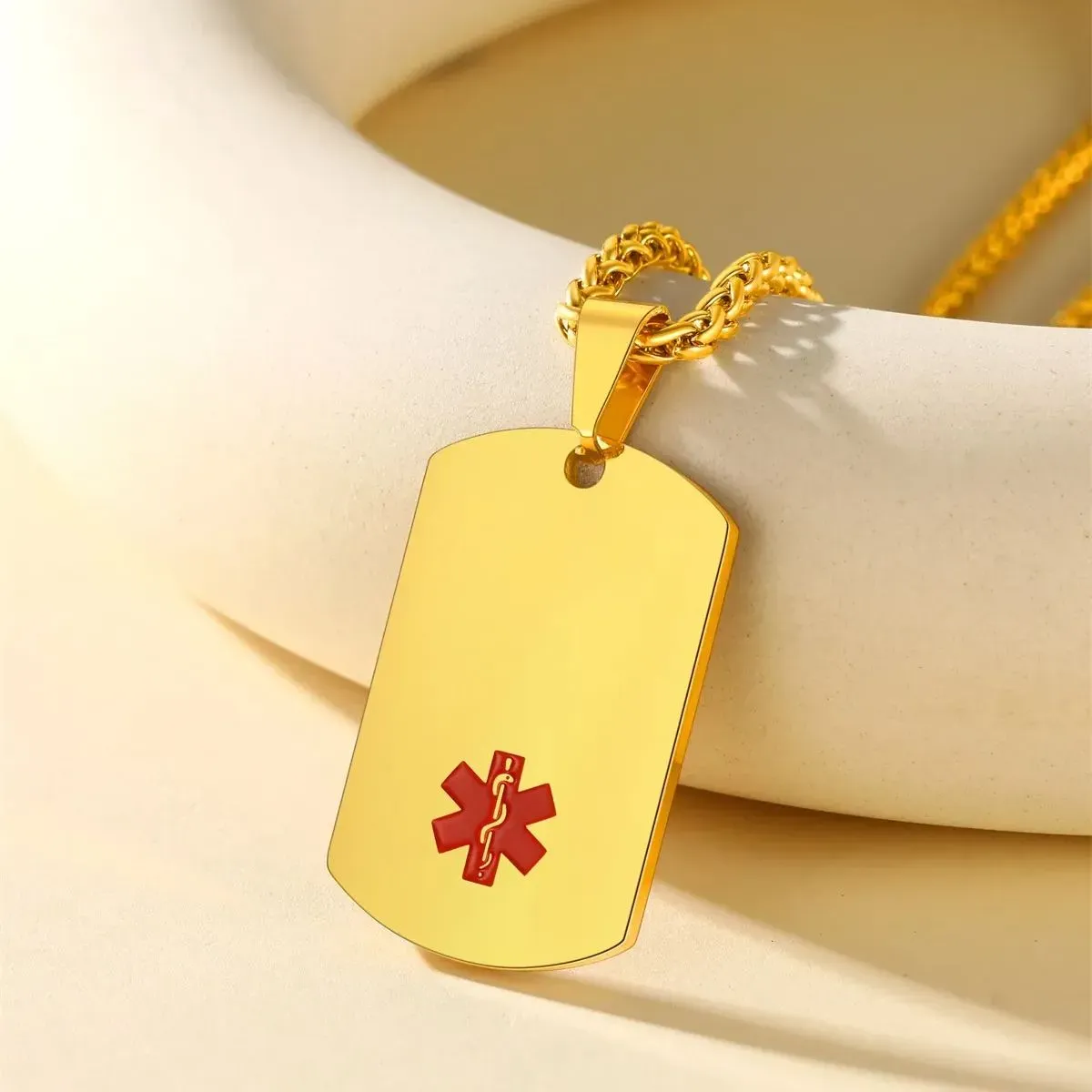 Collier Médical Personnalisé avec Plaque d’Identité Gravée Or