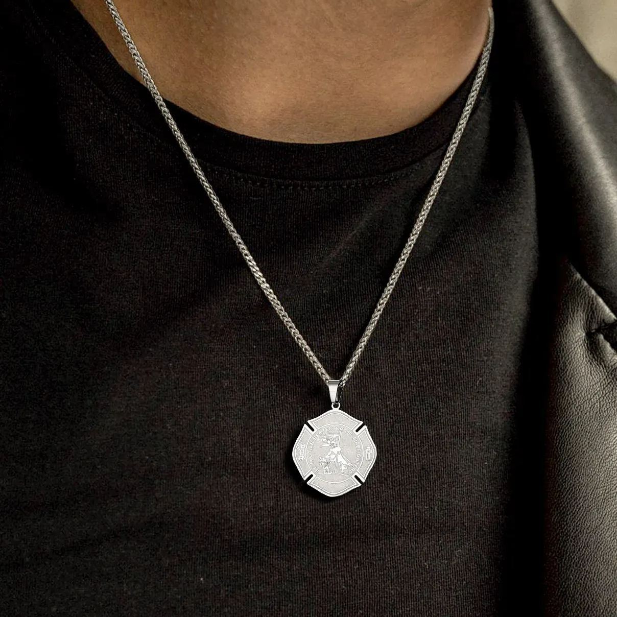Collier Médaille Gravée Saint Florian  pour Homme