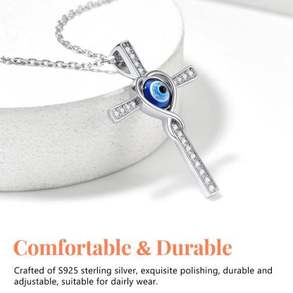 Collier Nœud Celtique avec Croix Œil d'Horus 