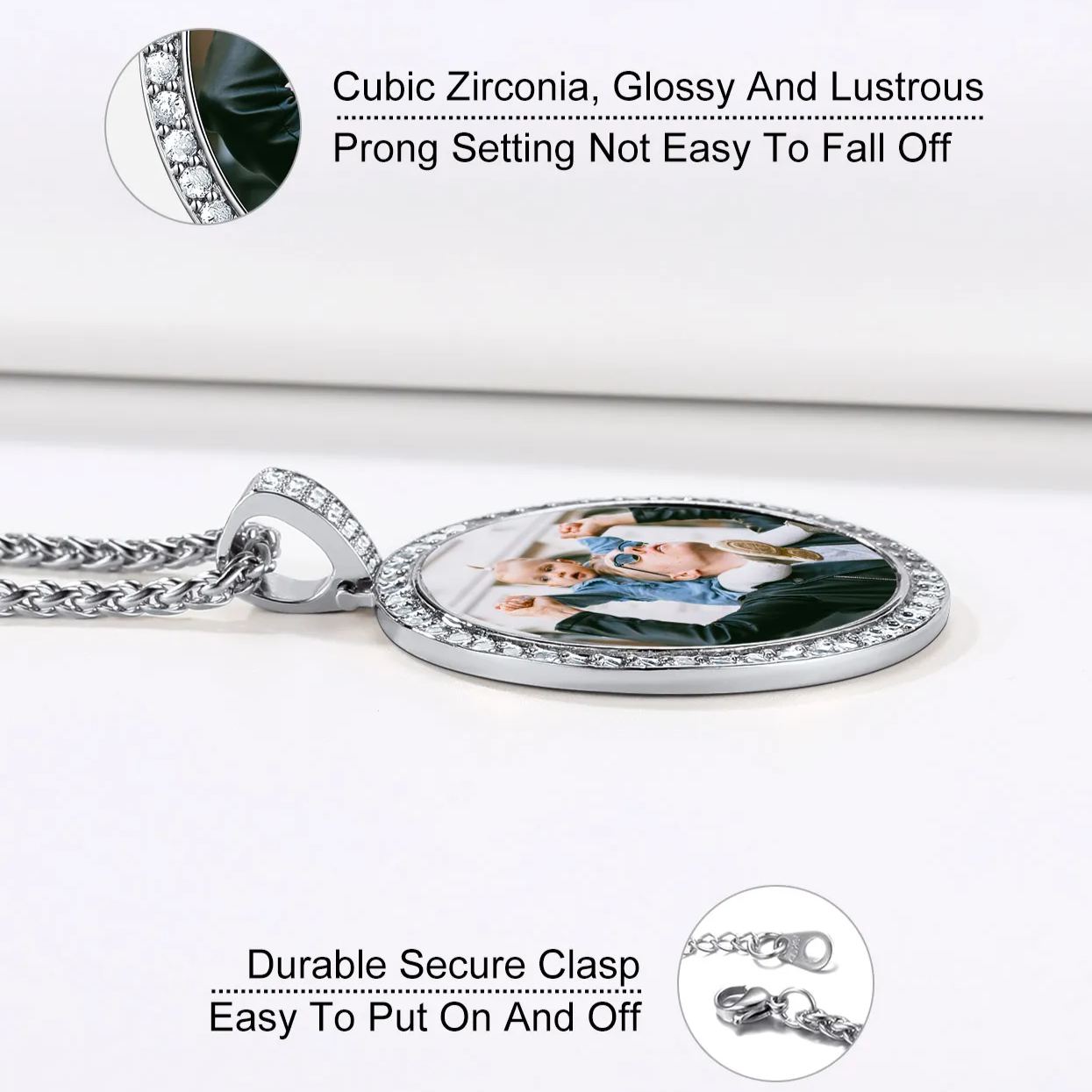 Collier Pendentif Personnalisé avec Photo et Zircon Cubique Détail