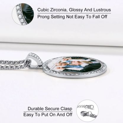 Collier Pendentif Personnalisé avec Photo et Zircon Cubique Détail
