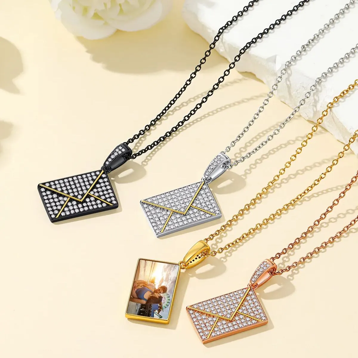 Collier Photo Enveloppe Personnalisé avec Zircon pour Femme Collection