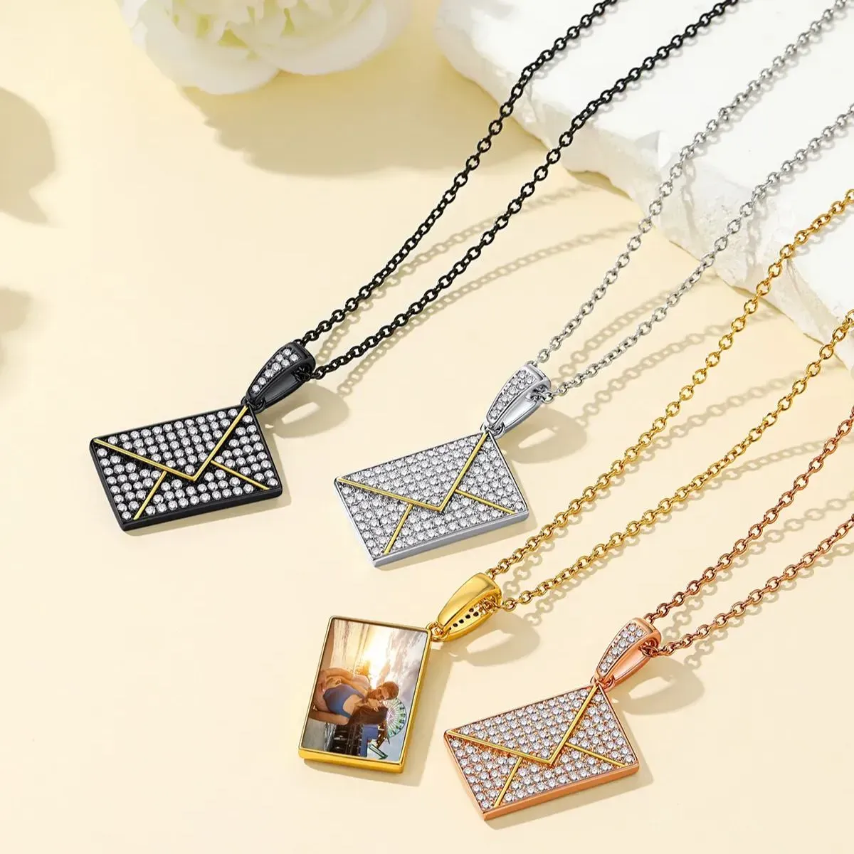 Collier Photo Enveloppe Personnalisé avec Zircon pour Femme Collection